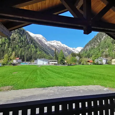 Tauern Apartmán *